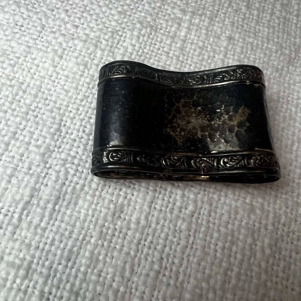 Vintage Silver Patina Hammered Detail‎ Edging Napkin Holder Antique Tablescape